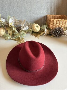 Wide-Brim Fedora Hat in Deep Burgundy